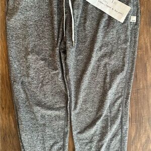 Vuori performance joggers